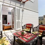 Mira Apartman