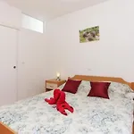 Mira *