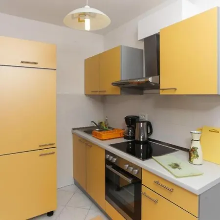 Apartment Mira